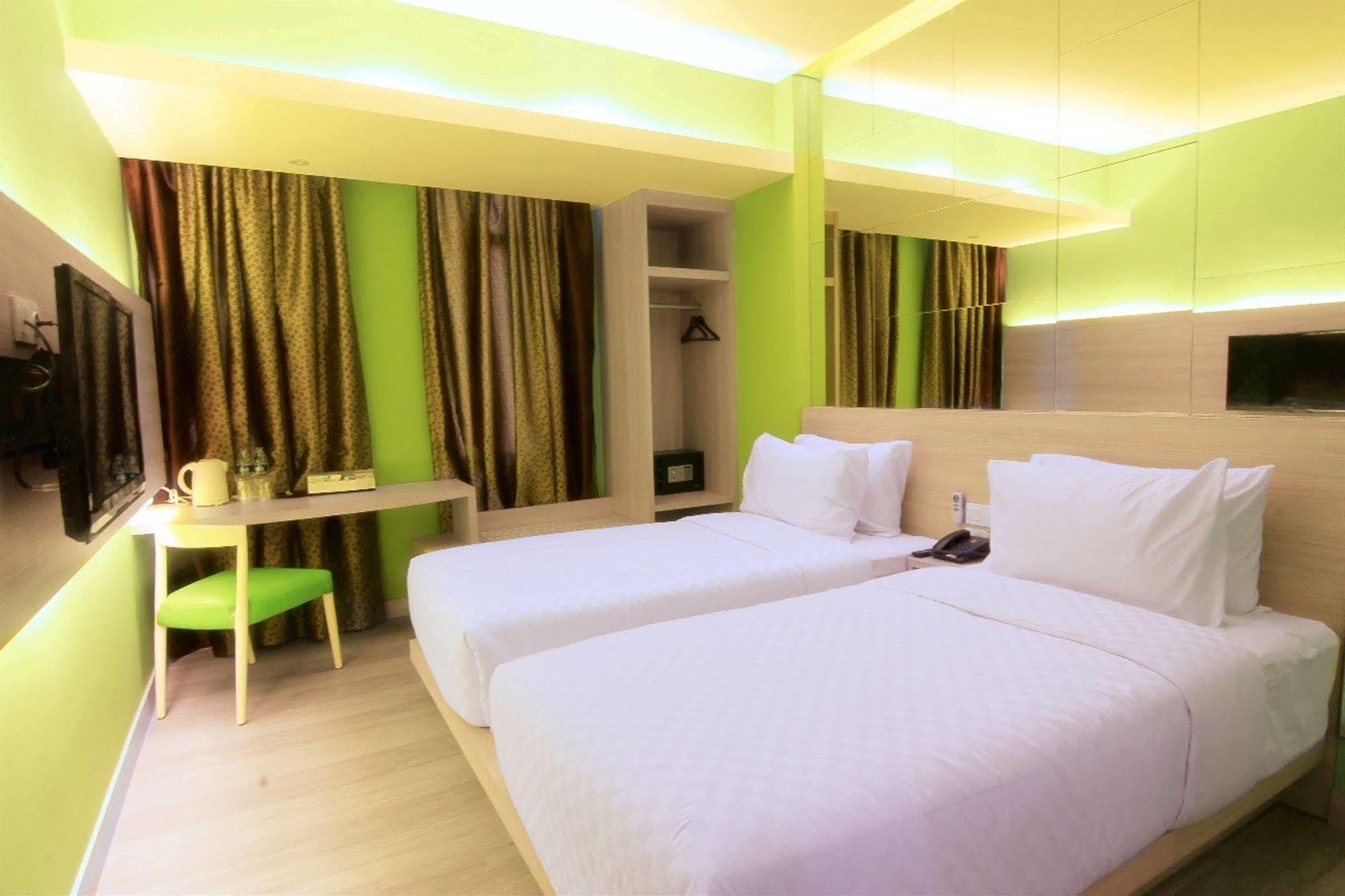 Royal City Hotel Dżakarta Zewnętrze zdjęcie